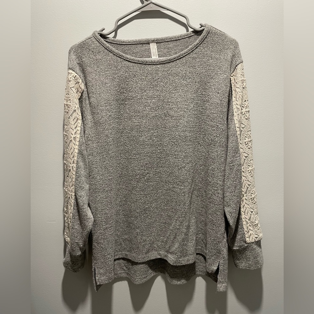 LONG Sleeve Shirt - Size L